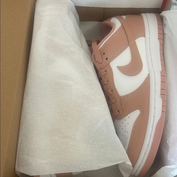 Nike Women's Athletic Shoes - Picture 1 of 3